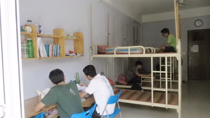 Dorms offer cheap rooms for poor students ảnh 1