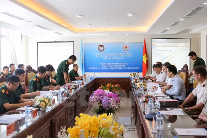 Vietnam steps up preparations for level-2 field hospital deployment ảnh 1