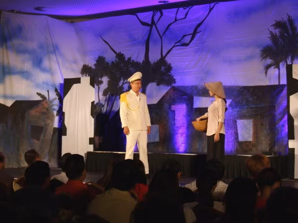 Vietnam’s drama theatre troupe performs in Czech Republic ảnh 1