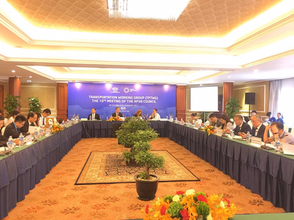 APEC economies discuss port services issues ảnh 1