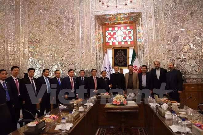 Vietnam’s National Assembly enhances ties with Iranian Parliament ảnh 1