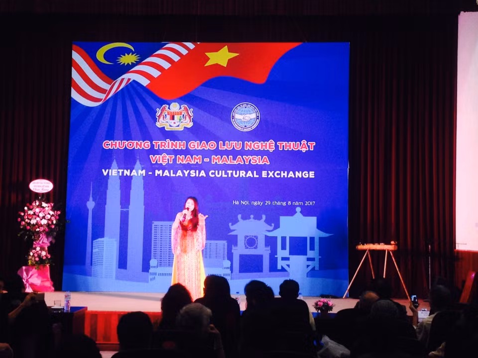 Art performance exchange tightens Vietnam, Malaysia relations ảnh 1