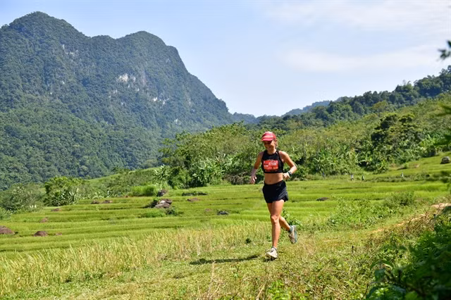 Canadian, Belgian runners win Vietnam Jungle Marathon ảnh 1