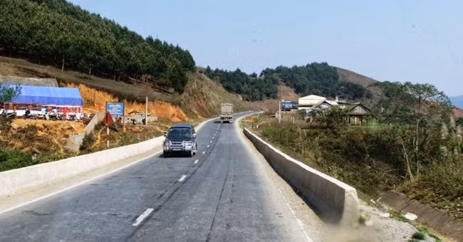 Hoa Binh-Son La highway added to national planning scheme ảnh 1