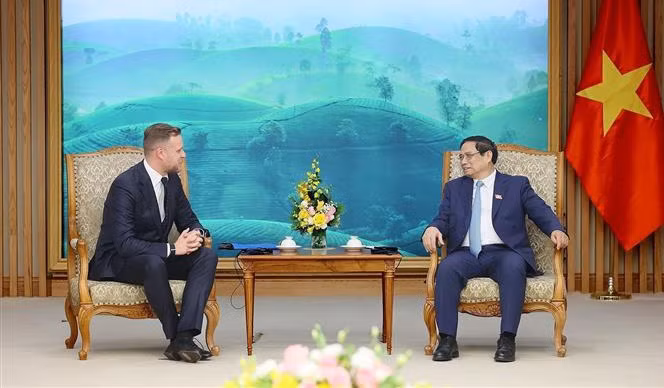 Vietnam hopes for stronger relations with Lithuania: PM ảnh 1