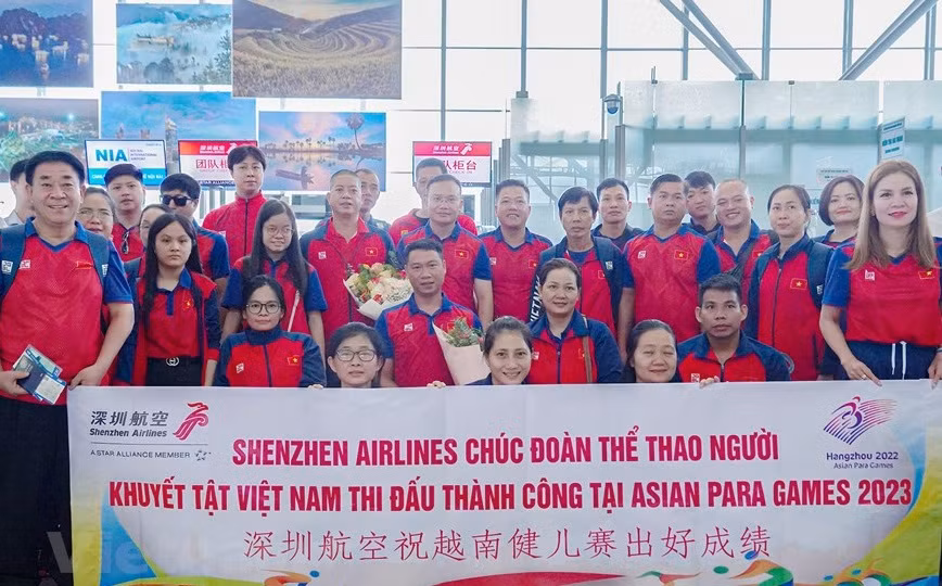Vietnamese athletes depart for fourth ASIAN Para Games ảnh 1