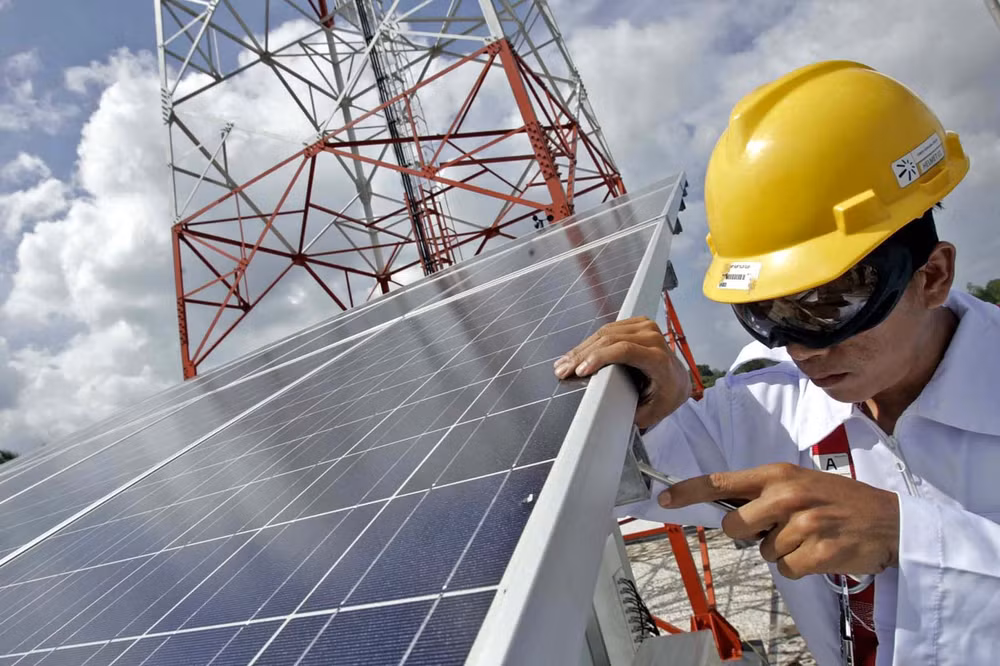 Indonesian, Singaporean firms sign 9-bln-USD deal on green electricity ảnh 1