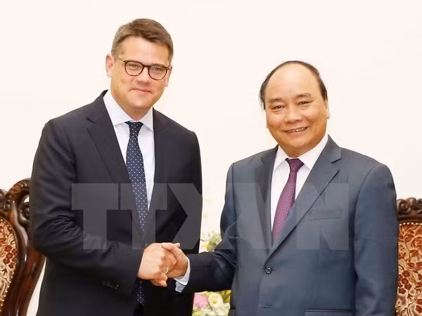PM hosts German, Cuban science ministers ảnh 1