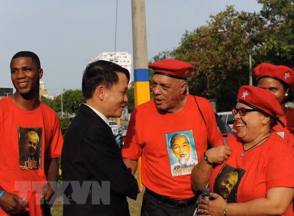 Dominican people honour late President Ho Chi Minh ảnh 2