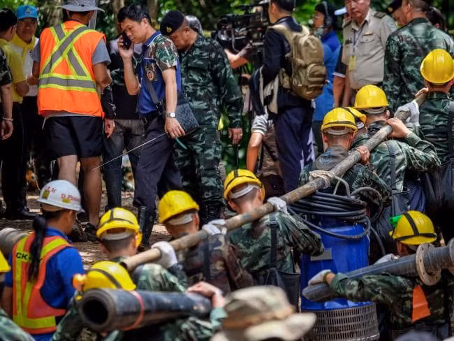 Australia sends more professionals to join rescue of Thai soccer team ảnh 1