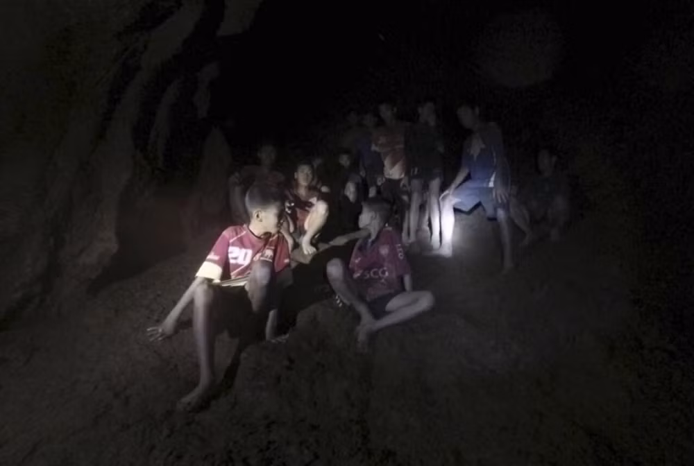Congratulations to Thailand on successful rescue of trapped football team ảnh 1