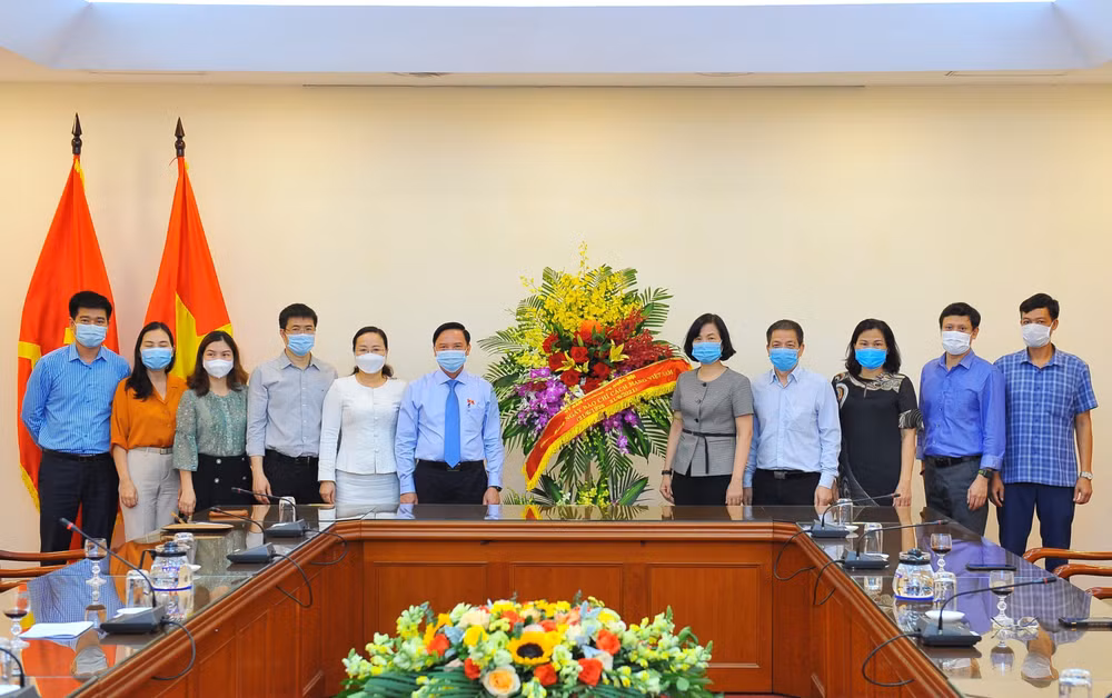 NA Vice Chairman congratulates VNA on Revolutionary Press Day ảnh 1