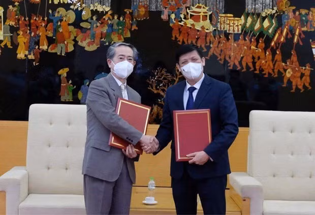 Vietnam receives 500,000 doses of Vero-Cell vaccine produced by Sinopharm ảnh 2