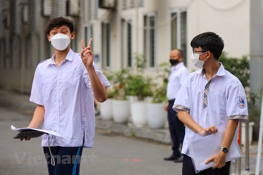 More than 93,000 students in Hanoi take high school entrance exams ảnh 1