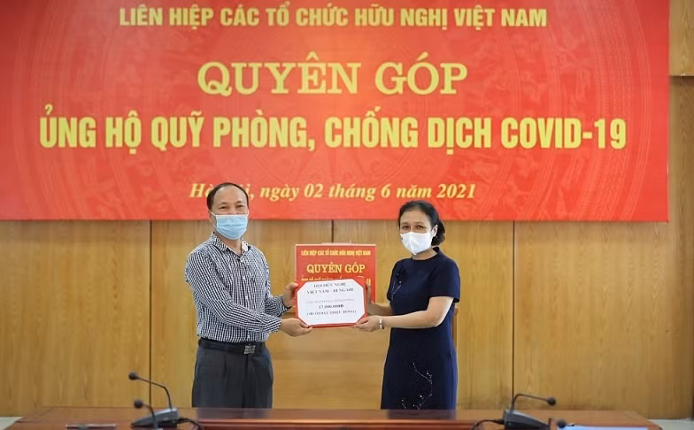 VUFO raises donations for COVID-19 prevention, control fund ảnh 1
