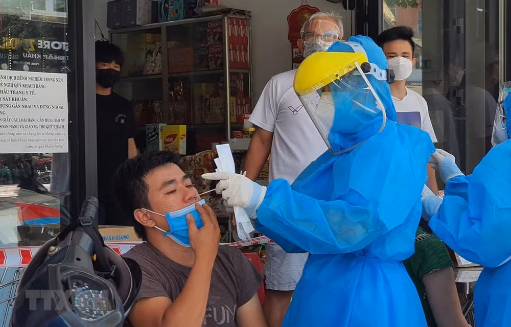 175 COVID-19 patients given all-clear on June 20 ảnh 1