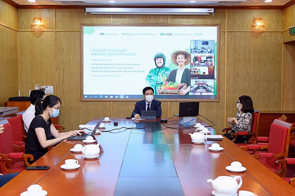 Deal signed to promote farm produce sale via digital platforms ảnh 1