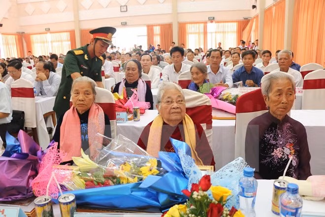 Khanh Hoa: Over 200 women bestowed “Heroic Mother “title ảnh 1