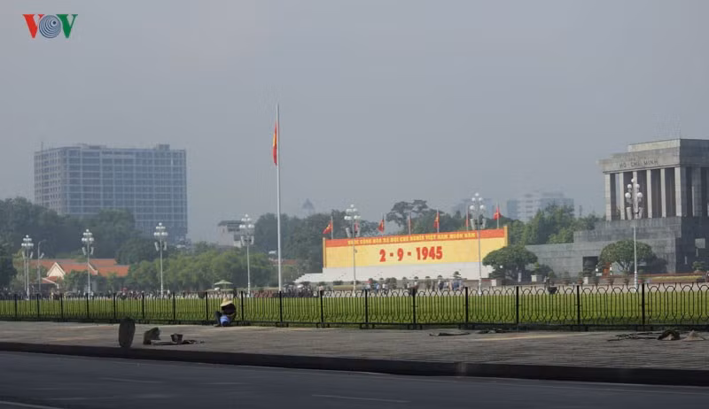  PM asks to clarify responsibility for violations of Hanoi building ảnh 1