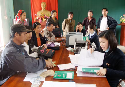 Bank helps 3.6 million households escape poverty ảnh 1