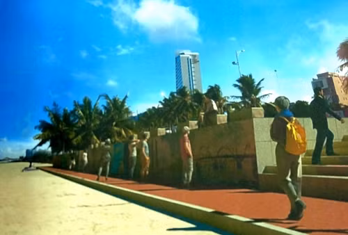 Da Nang to adorn sea dyke with tourist-friendly art ảnh 1