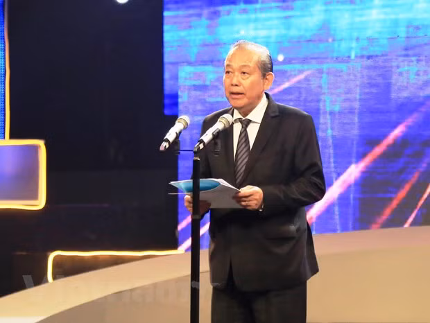 Deputy PM calls for creating safe road traffic environment ảnh 1