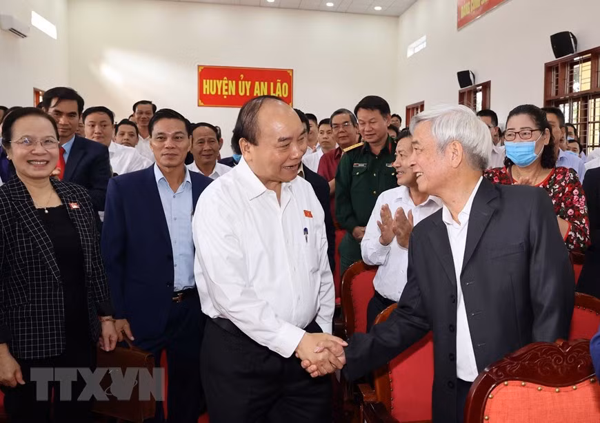 Prime Minister meets voters in Hai Phong ảnh 1