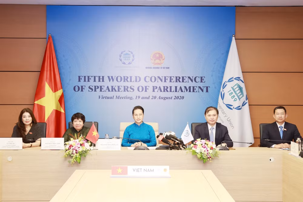 Remarks by NA Chairwoman Nguyen Thi Kim Ngan at seminar on climate change urgency ảnh 1