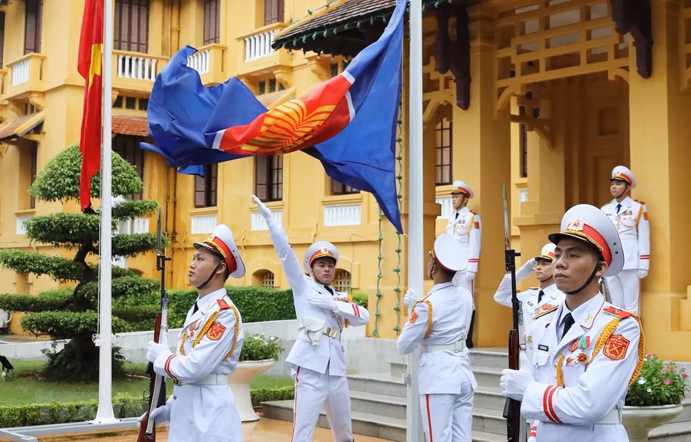 ASEAN FMs’ statement on maintaining peace and stability in Southeast Asia ảnh 1