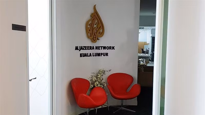 Malaysian police raid Al Jazeera's office ảnh 1