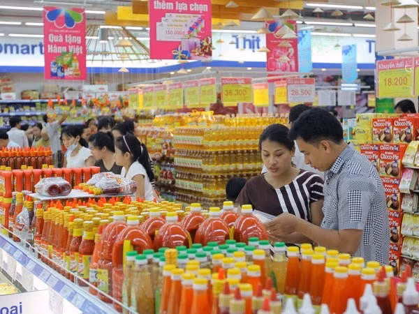 Vietnamese products hold dominant position in local distribution network ảnh 1
