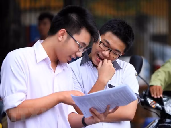 Hanoi, HCM City work to ensure safety for high school exams ảnh 1