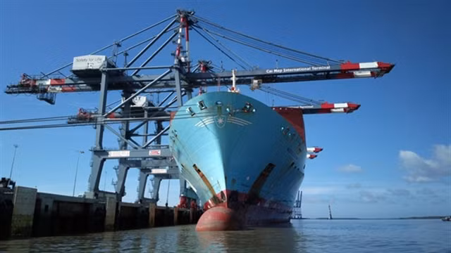 Volume of goods through seaports up 6 percent in eight months ảnh 1