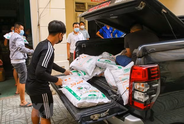 Da Nang receives support from donors in COVID-19 fight ảnh 1