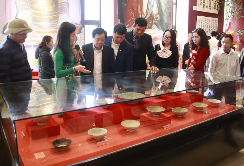 Bac Giang showcases rare artifacts during Ly-Tran Dynasties ảnh 1