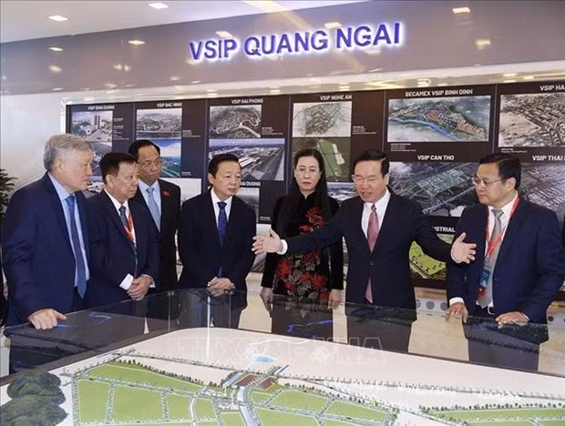 Singaporean Ambassador stresses three prominent areas for closer cooperation with Vietnam in 2024 ảnh 2