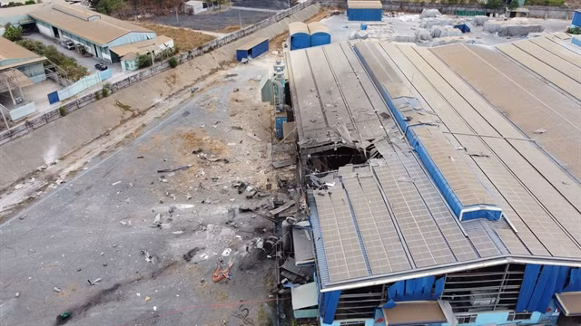 Dong Nai wood factory explosion kills six ảnh 1