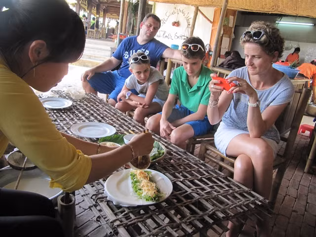 Ancient town tourism needs refreshing for recovery ảnh 1