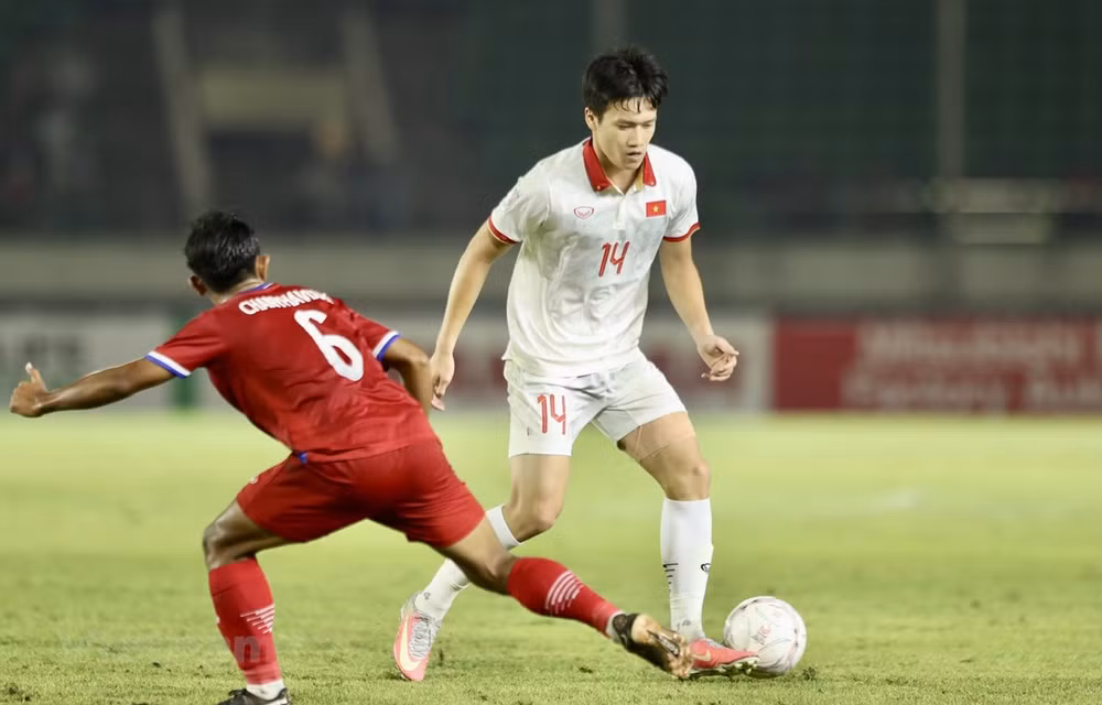 AFF Cup: Vietnam has good start with 6-0 victory against Laos ảnh 1