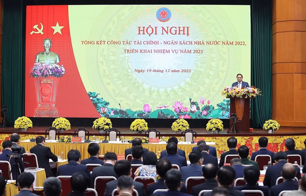 State budget revenue surpasses nearly 20% of estimate ảnh 1