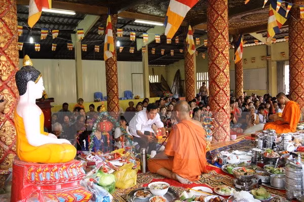 VFF leader congratulates Khmer people on Chol Chnam Thmay festival ảnh 1