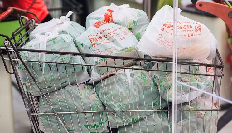 Retailers’ alliance launched to help reduce use of disposable plastic bags ảnh 2