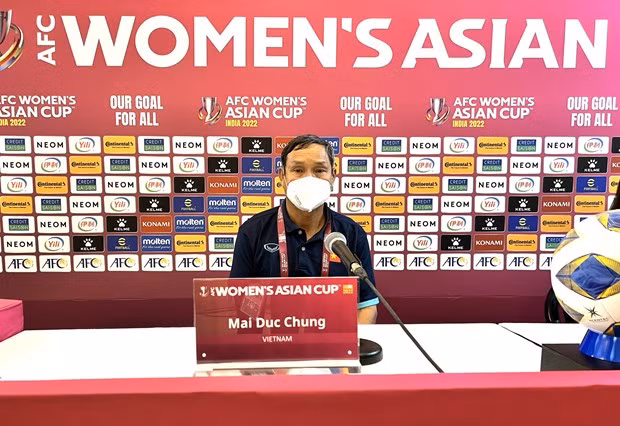 Vietnamese female football team to play with high resolve in Asian Cup final ảnh 1
