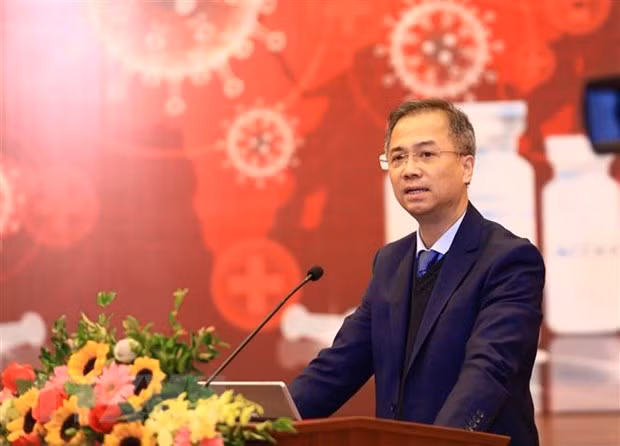 Forum discusses COVID-19 vaccine race's impacts ảnh 2