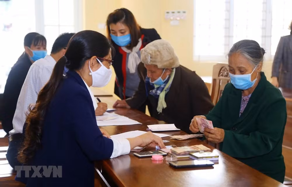 Nearly 3 million people benefit from increases in pension, social insurance allowances ảnh 1