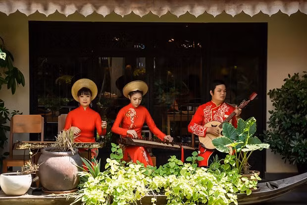 International friends join Tet celebration in southern Vietnam ảnh 2