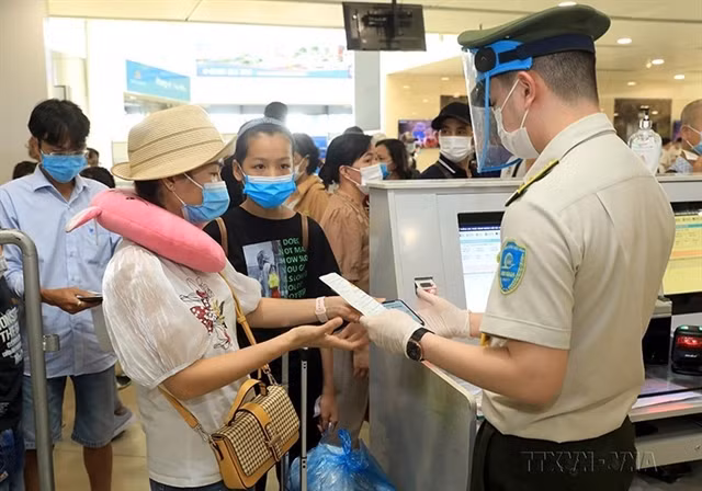 New regulations for domestic travellers ảnh 1