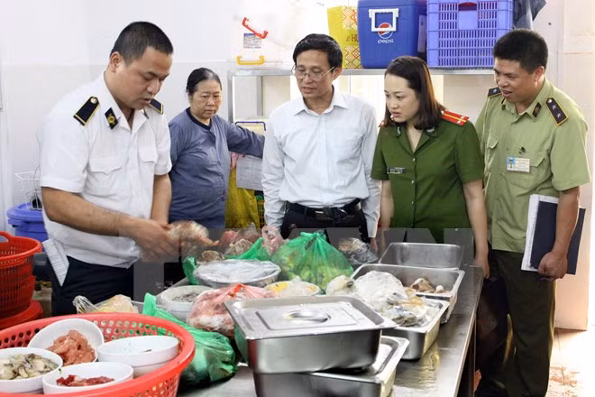 Hanoi moves to tackle unhygienic food ảnh 1