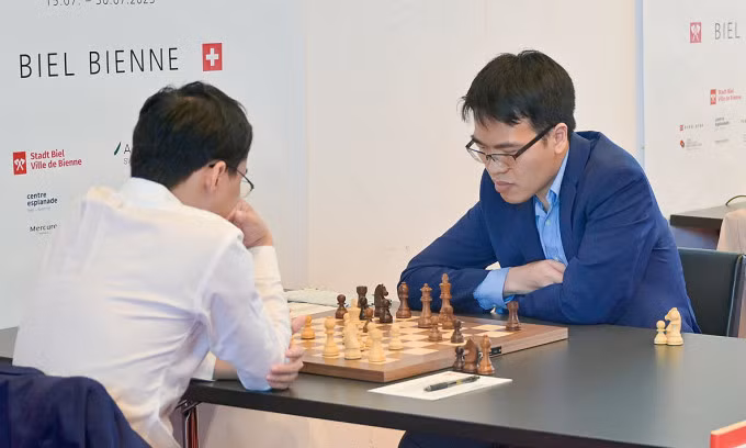 Chess star Le Quang Liem wins Biel Grandmaster Triathlon ảnh 1