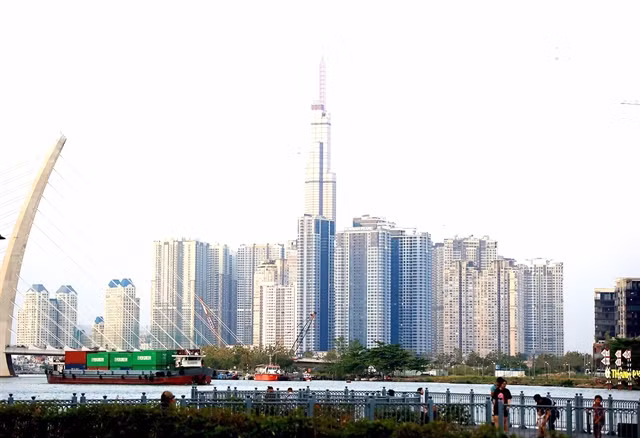 Ministry to focus on removing difficulties for real estate market in H2 ảnh 1